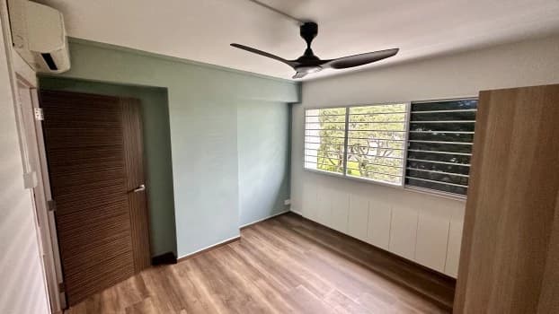 Spacious Corner Bedroom photo 1