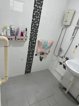 Woodlands Street 31 photo 1