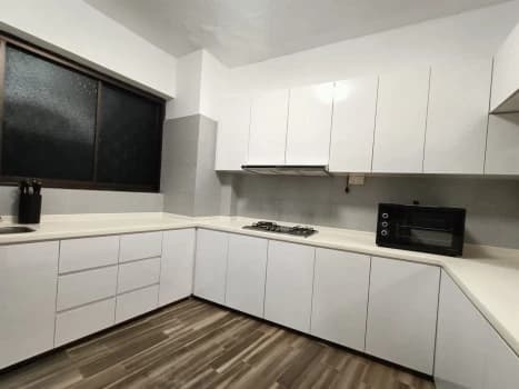 Lakepoint Condominium photo 3