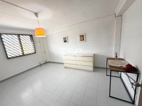 Tiong Bahru Orchid photo 3