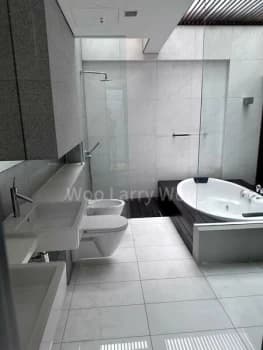 5 Bed Bungalow Landed For Rent In College Green photo 3