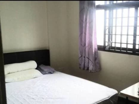 Cantonment Close photo 1