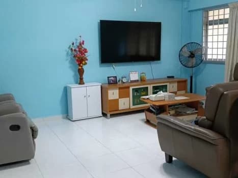 Woodlands Street 83 photo 3