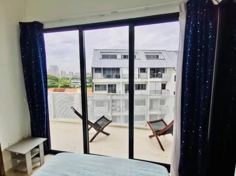 Master Room With Balcony At 8 Farrer Suites photo 2