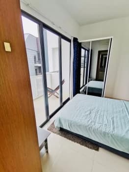 Master Room With Balcony At 8 Farrer Suites photo 4