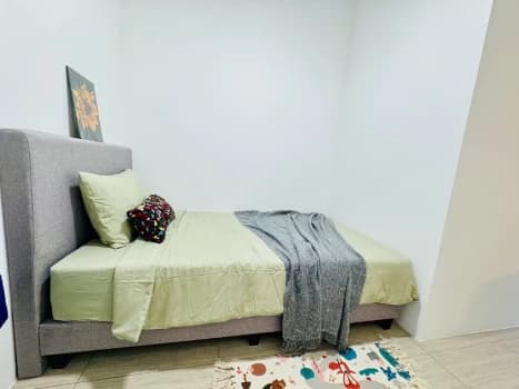 James Cook University Students  Room For Rent At My Manhattan photo 1