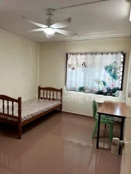 Common Room Hdb For Rent In 405 Woodlands Street 41 photo 3