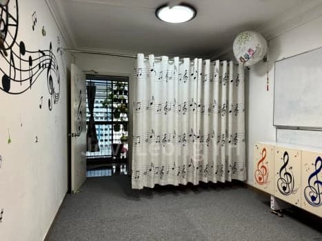 Common Room Hdb For Rent In 405 Woodlands Street 41 photo 4