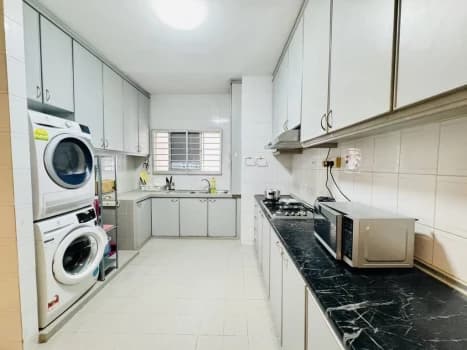 Rare Huge Common Bedroom  3 Ridgewood Close  Near Nus  Near Dover Mrt photo 2