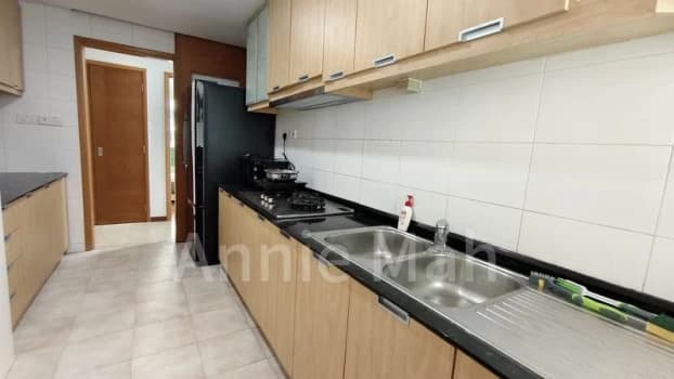 Common Room Condo For Rent In Sunglade photo 4