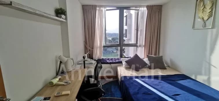 Common Room Condo For Rent In Waterfront Isle photo 1