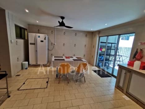 Master Room Landed For Rent In Golden Hill Estate photo 4