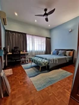 Master Room Landed For Rent In Golden Hill Estate photo 5