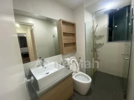 Common Room Condo For Rent In The Sunshine photo 5